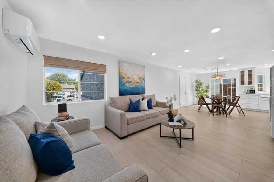 Living room, 1892 Macduee Way