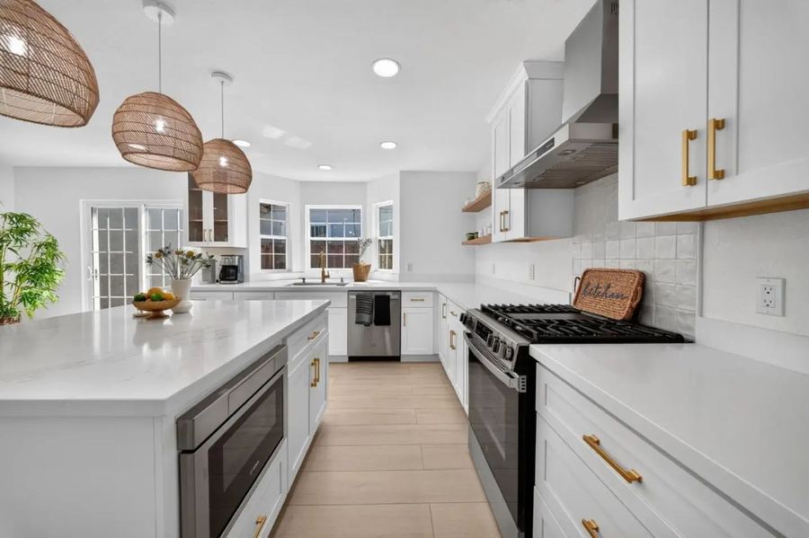 Kitchen island and range